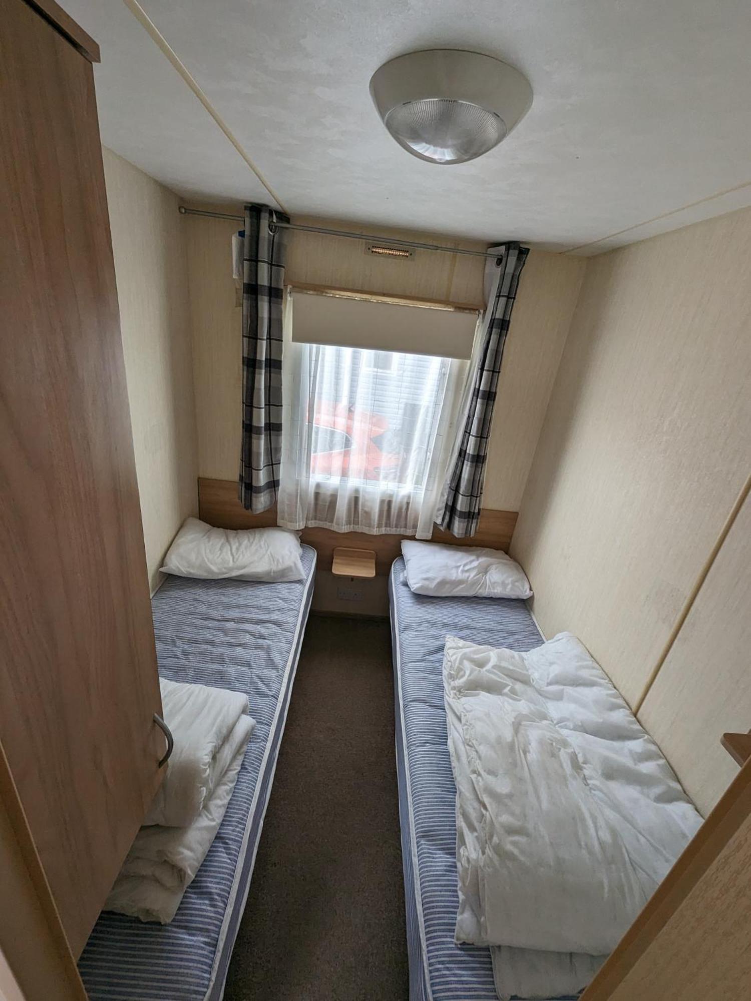 פרסטאטין 3 Bedroom Caravan, Sleeps 8 Lyons Lido Beach מראה חיצוני תמונה