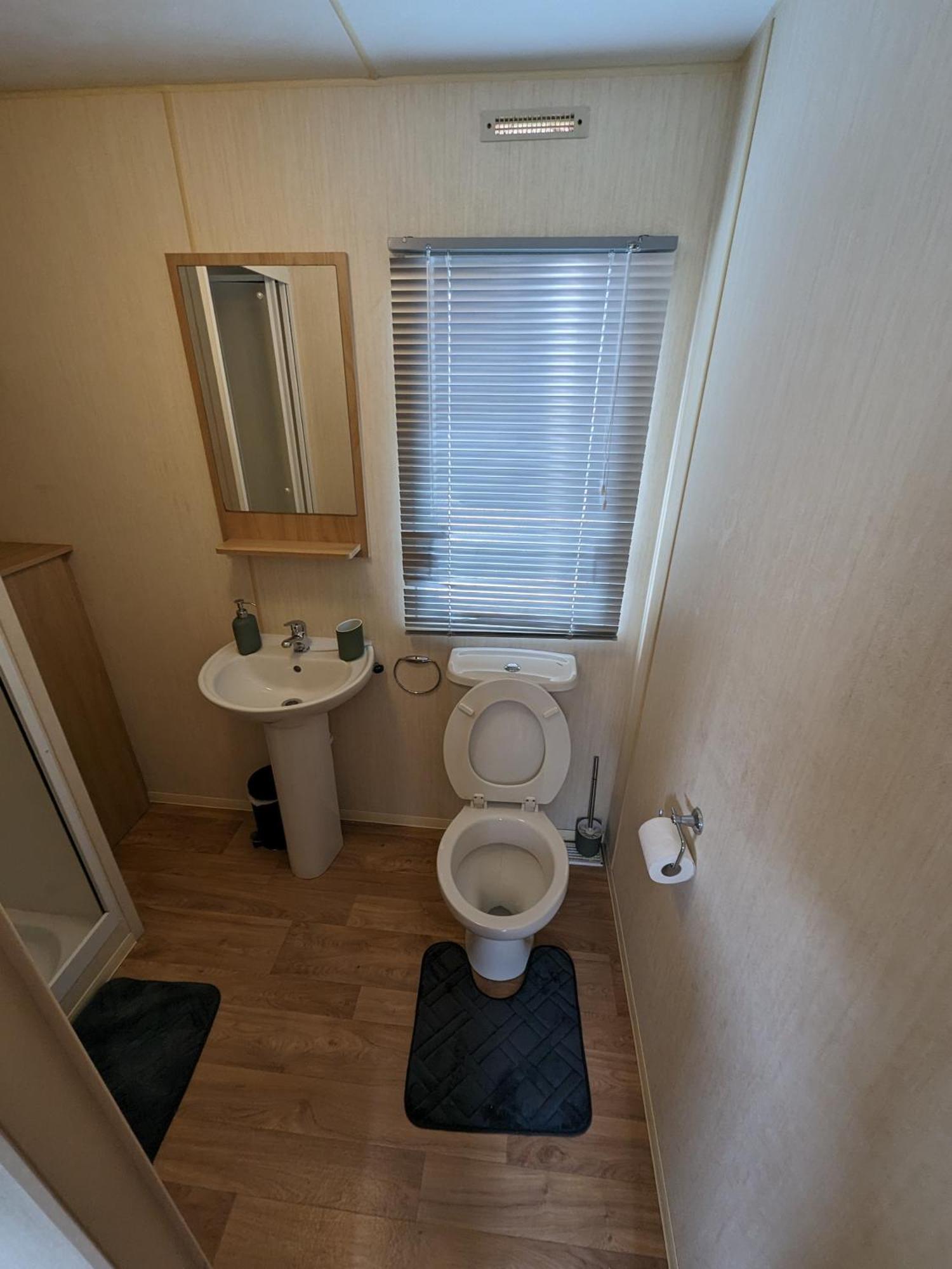פרסטאטין 3 Bedroom Caravan, Sleeps 8 Lyons Lido Beach מראה חיצוני תמונה