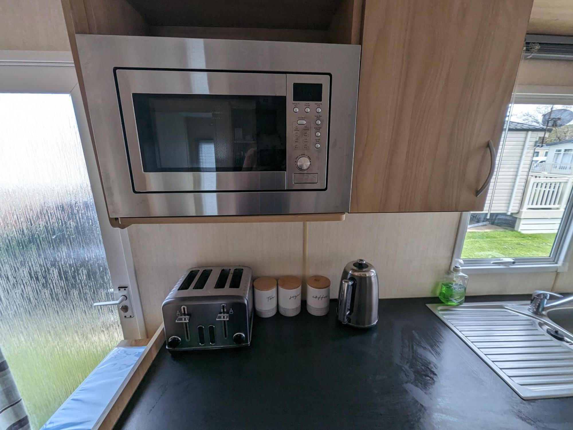 פרסטאטין 3 Bedroom Caravan, Sleeps 8 Lyons Lido Beach מראה חיצוני תמונה